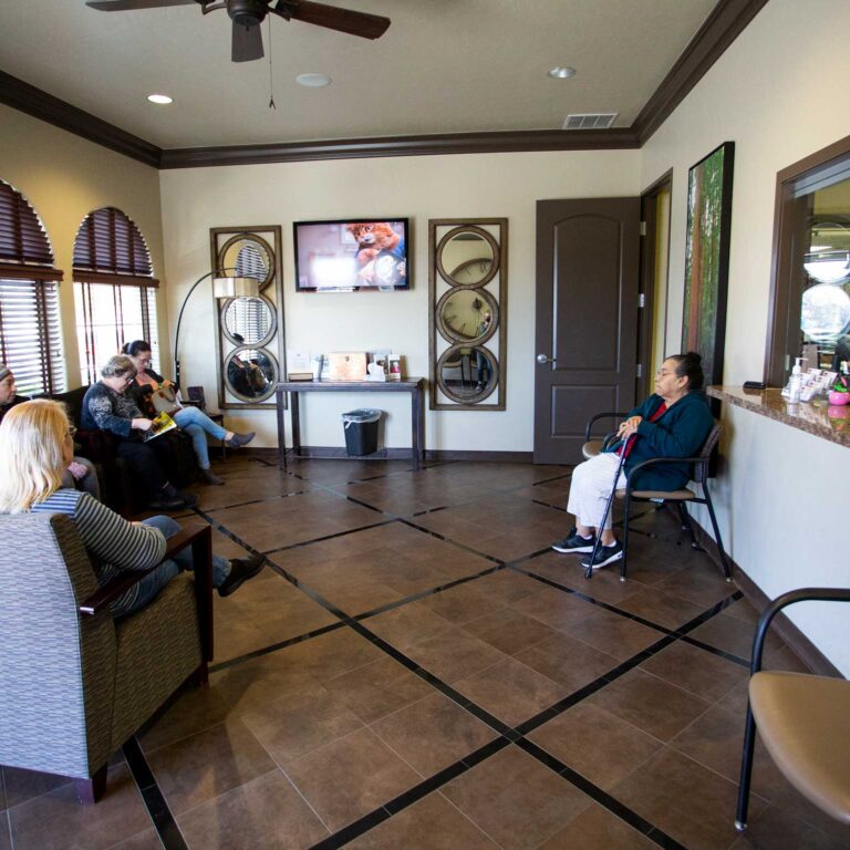 PRO~PT Tulare clinic photo 2